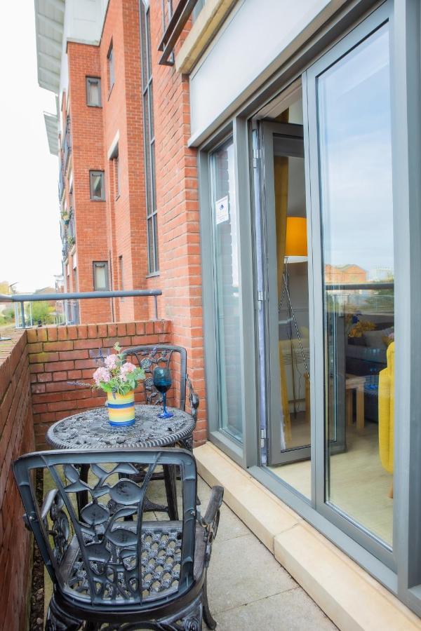 Newly Furnished Appartment Near Train Station Вулвергемптон Экстерьер фото